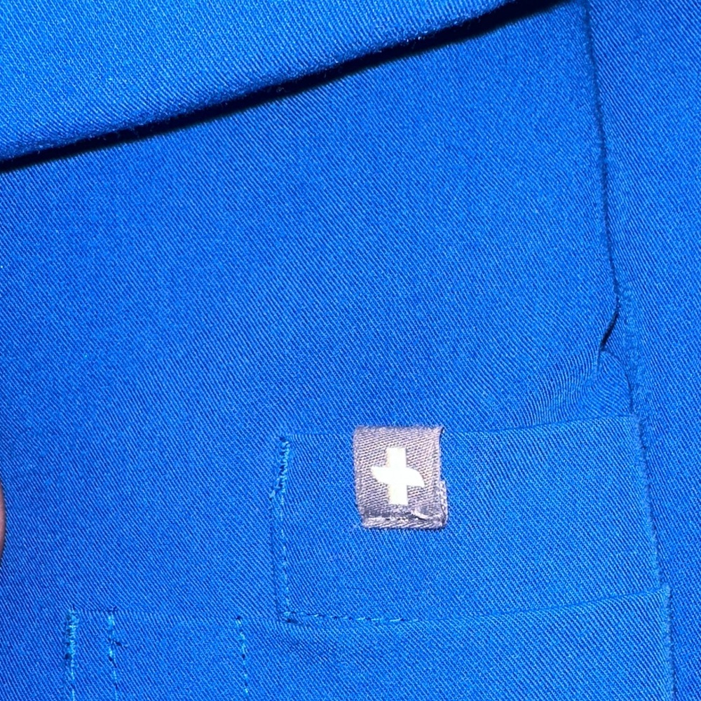 Women’s straight leg 10 pocket scrub pants, EUC - Picture 4 of 7